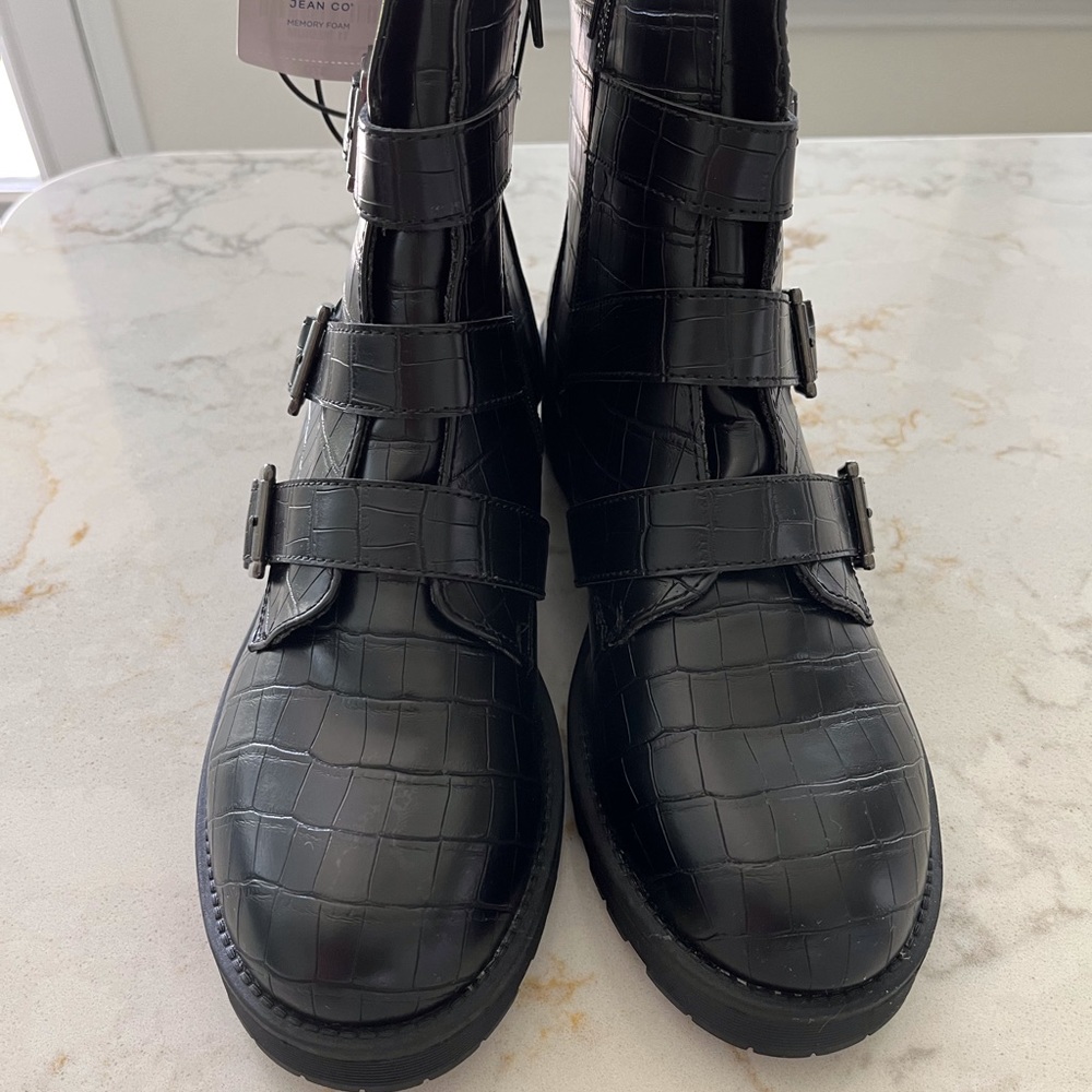 Ladies Arizona Jean CO’ Memory Foam Flat black Boots.